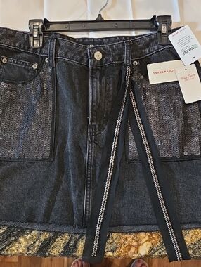Lucky Brand Women’s Black Slim Straight Jean Skirt with Sequin Pocket Detail